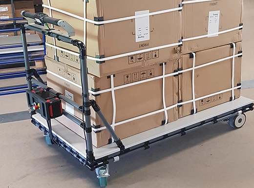 Wózek transportowy z elektrycznie napędzanymi kołami