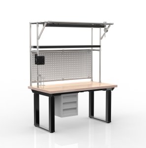 Biurko robocze z masywnymi metalowymi nogami